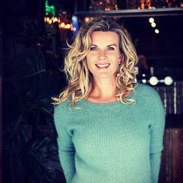 Annette Barlo - Rare Event and Candid Collection in annette_barlo_1704352629093506655_1437962551.jpg - hidden celebrity photo